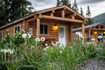 Image de Nature's Retreat: Serene Mountain Views | 2 Family Ready Rooms