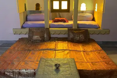 Image de A heritage room in udaipur overlooing the city palace