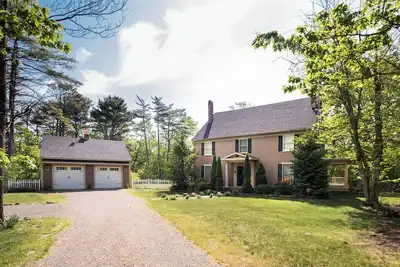 Near Ogunquit Beach & York Beach, The Cliff House and Cape Neddick Country Club