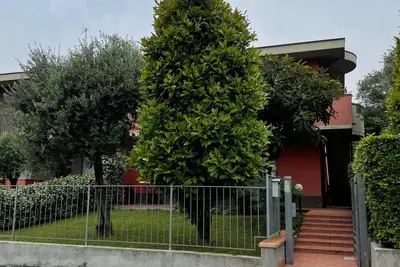 Image de 10 km from Bergamo, 50 minutes from Milan by train, 10 km from Leolandia