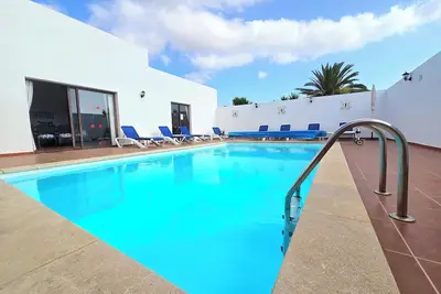 Image de Casa Georgiana 4 bedroomed villa with private heated pool central Playa Blanca