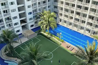 Image de A mountain cabin-inspired fused w/ modernity condo unit.