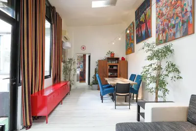 Image de Maisonette avec patio proche métro