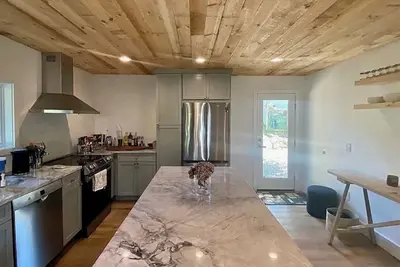 Image de Modern home w/creek view, steps to town & mountain