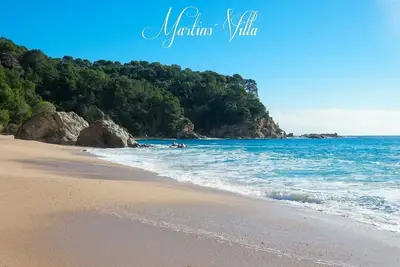 Image de Villa Exclusive avec Piscine Privée et Vue Imprenable sur la Mer à Lloret de Mar