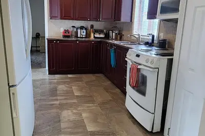 Image de Cozy 3br Apartement, 15m Downtown, 10m Airport, Quiet neighborhood Very walkable