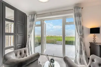 Image de 5 bedroom accommodation in Goring By Sea
