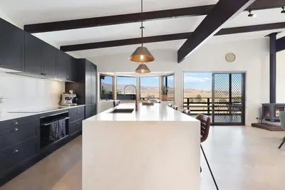 Image de Bluegum Delatite - Sleeps 10 - Merrijig - Tennis - Pool -