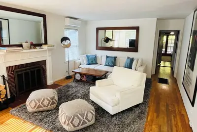 Image de A quiet neighborhood and the ultimate in beach life — longer term