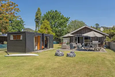 Image de The Bach at 44 - Cooks Beach Holiday Home