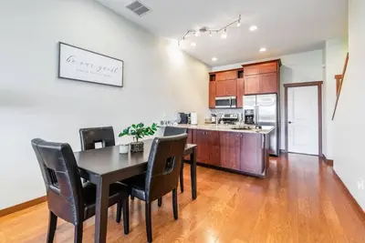 Image de <1 mi to Dome | 3bd 2. 5ba | Townhouse | Garage -20