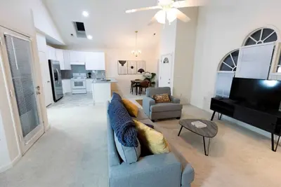 Image de Modern 3bd 2ba Home in Prime Cary Location