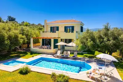 Image de Villa Eleni - Trois Chambres Villa, Couchages 7