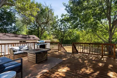 Image de Calm Cherry Creek South Austin Stunner| Avail Acl