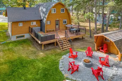 Hilltop Hive | Backyard Oasis | Fireplace | Beach