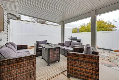 Image de 11 Mi to Sand Hollow State Park: Home w/ Fire Pits