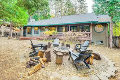 Image de Fire Pit, Gazebo & Grill: Family Cabin in Arnold!