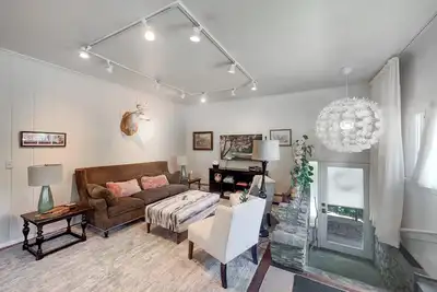 Image de Apt Getaway In Downtown Bozeman!