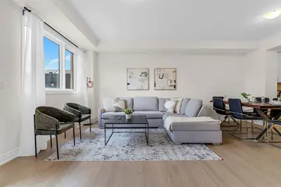 Image de Bright & Stylish 5 Br Getaway in Oakville!