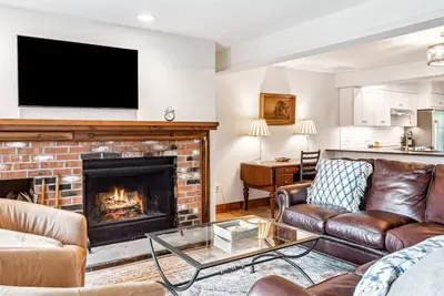 Image de Cozy Retreat in Quechee Woods - Sugar Hill 2d