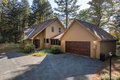 Image de Hot Tub Spacious | Tichenor Road Lodge*