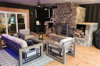 Image de Brand New, Private, Container Home in Mentone, Al