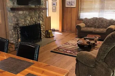 Image de Augustino Vineyard Cowboy Cabin Cave Junction