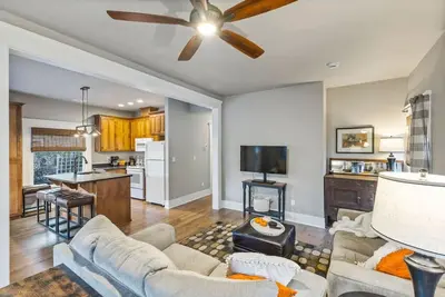 Image de 1910 Craftsman on Walnut