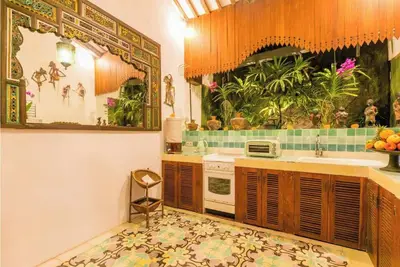 Image de Spacious 9 Villa bedroom condo in beautiful Sanur Near Ocean Bali - Kitchen