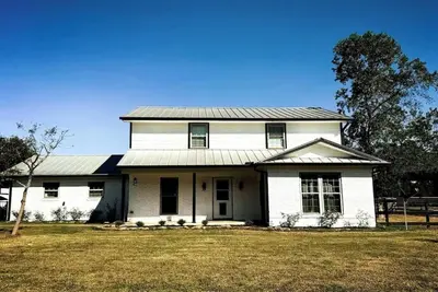 Image de Spacious 4-bedroom house in Magnolia. Visit our mini-cow, donkeys and goats!