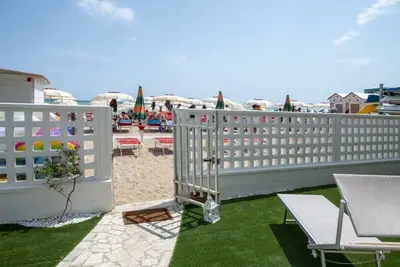 Image de M407 - Marcelli, three-room apartment directly on the sea