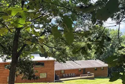 Image de Hocking Hills Rustic Lodge Perfect 4 Large Groups