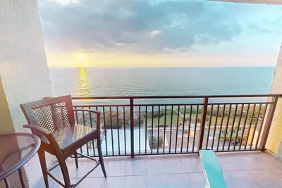 Image de Coastal Haven | Poolside Views | Oceanfront Breeze | Ofp 1713