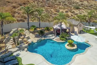 Image de Private Group Haven, Amazing Views, Free Wine Tickets and Hot Tub