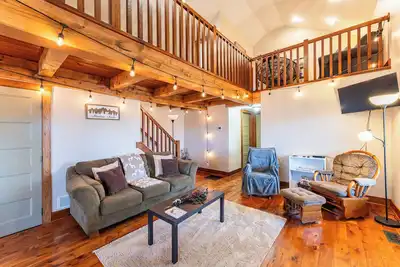 Image de Sleeps 8, cozy, secluded