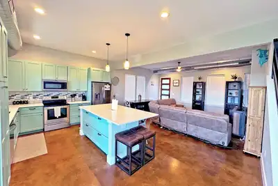 Image de Large Family Villa w/Game Room~Pickleball~Firepit