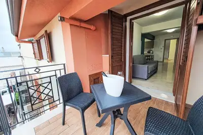 Image de Confortable appartement pour 4 personnes avec Wifi, climatisation, Tv, terrasse et parking