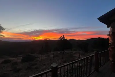 Image de Breathtaking Log Home on Your Own Mountaintop with stunning, panoramic views!