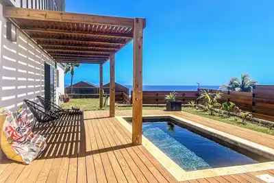 Image de Villa T2 Grand Anse, Réunion avec piscine à proximité des centres d'activités