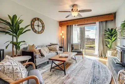 Image de Secluded Home w/ Lake View in Delton!