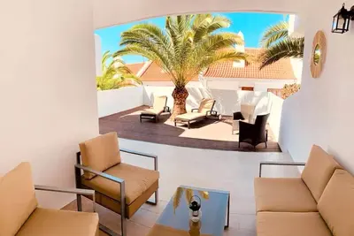 Gold Sand, Huge Terrace, Fast Wi-Fi, Sat Tv