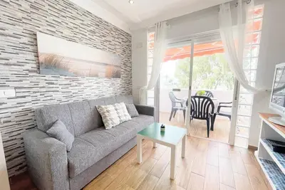 Happy Days, Central, Terrace, Fast Internet, Pool