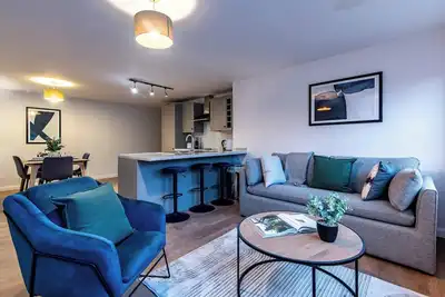 Image de 2br Apartment with Parking, Close to York Centre