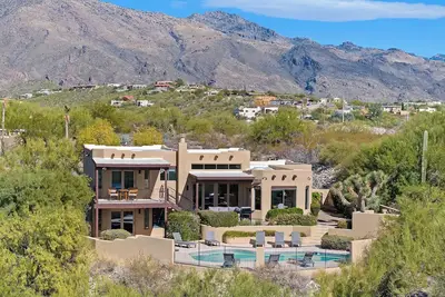 Image de Catalina Foothills, 5 bedroom, Heated Pool and Spa, Views, Sleeps 16+