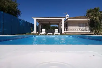 Image de Charmante Villa avec Piscine