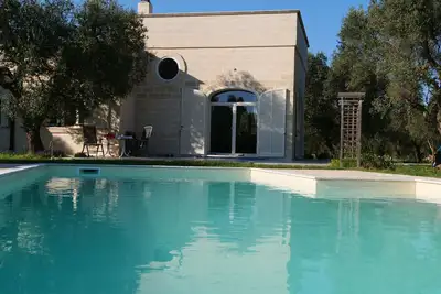 Villa Felline in the middle of 12, 000 m² olive grove and pool, quiet location.