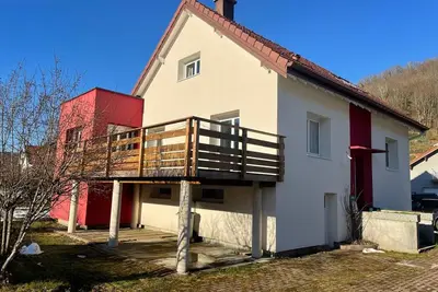 Image de Gîte confortable avec terrasse et vue montagne, proche loisirs et pistes