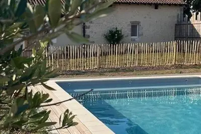 Image de Gîte confortable avec piscine et jardin à Brantôme