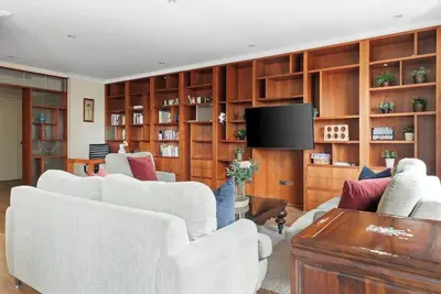 Image de Stylish & Cozy 4br Retreat with Free Parking