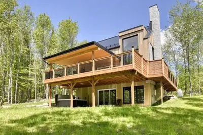 Image de Havre de Paix Tremblant Spa 12p.